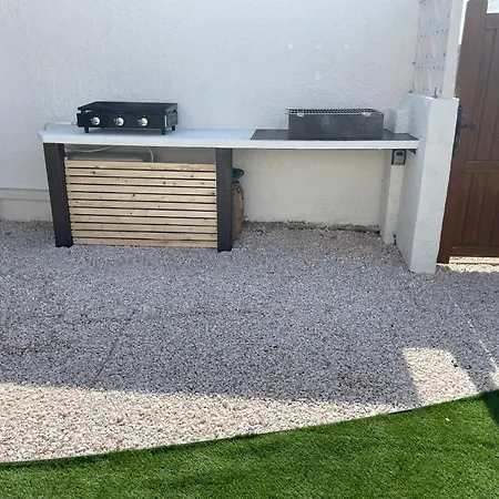 Anisades, Maison Cosy Avec Jardin 5 Min 펜션 *